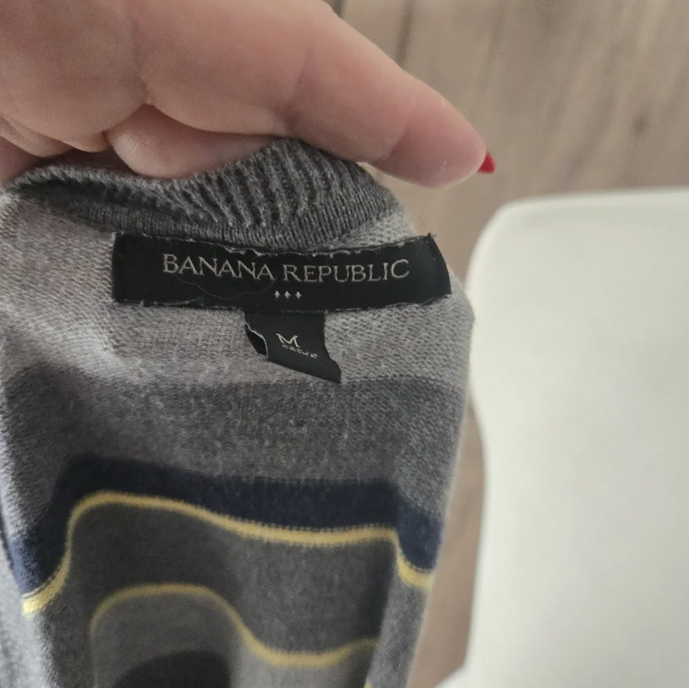 Banana Republic chest 20